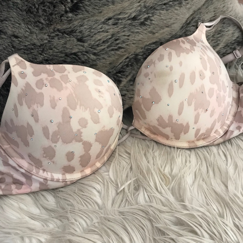 34C Victoria Secret Miraculous Plunge w/ Crystals